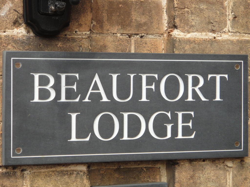 Beaufort Lodge - Central Location & Free Parking ทอนทัน ภายนอก รูปภาพ
