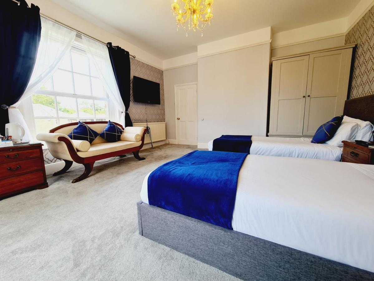 Beaufort Lodge - Central Location & Free Parking ทอนทัน ภายนอก รูปภาพ