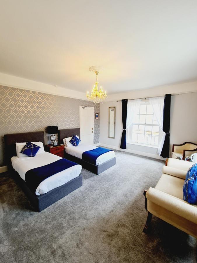 Beaufort Lodge - Central Location & Free Parking ทอนทัน ภายนอก รูปภาพ