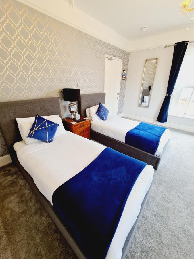 Beaufort Lodge - Central Location & Free Parking ทอนทัน ภายนอก รูปภาพ
