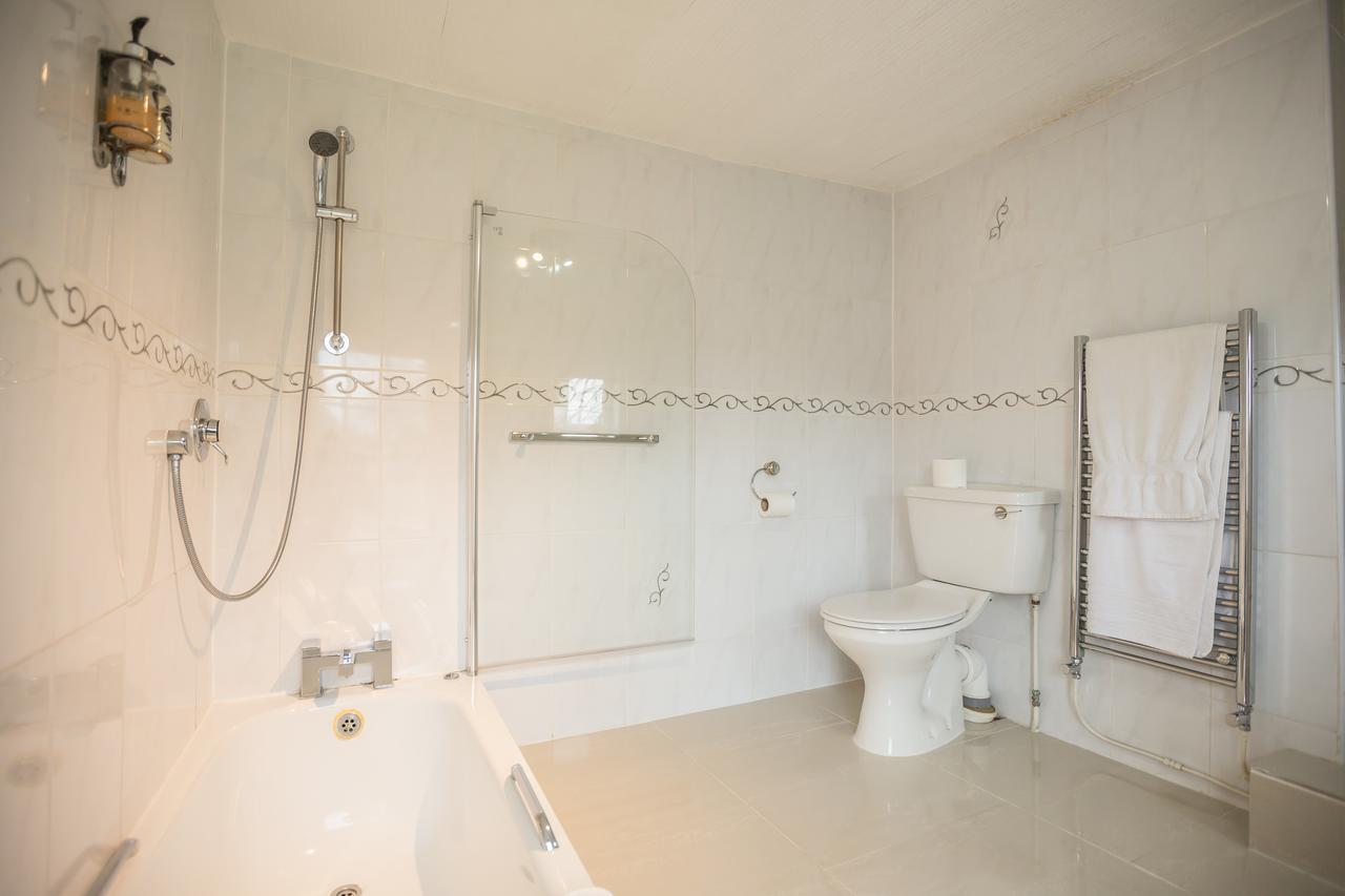 Beaufort Lodge - Central Location & Free Parking ทอนทัน ภายนอก รูปภาพ